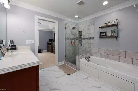 Bath - 3146 Clear Ridge Dr, Trinity, NC 27370 photo 6 of 7