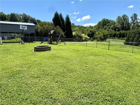 Exterior - 3146 Clear Ridge Dr, Trinity, NC 27370 photo 9 of 9