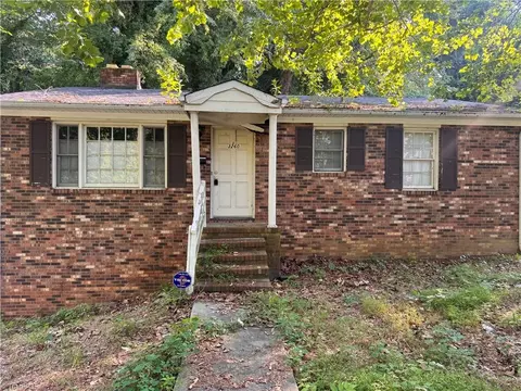 3260 Robinhood Rd, Winston Salem, NC 27106