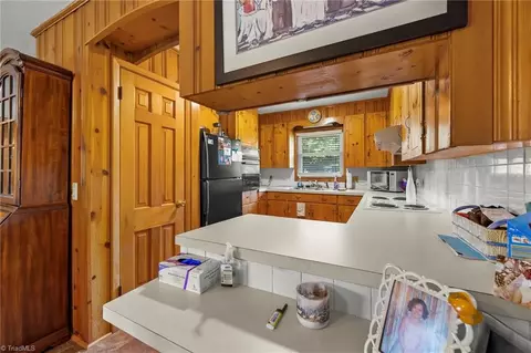 Kitchen - 342 Culler Rd, Pinnacle, NC 27043 photo 4 of 5
