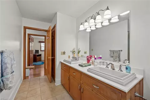 Bath - 342 Culler Rd, Pinnacle, NC 27043 photo 3 of 4