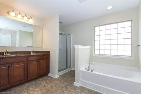 Bath - 6724 Planters Dr, High Point, NC 27265 photo 4 of 5