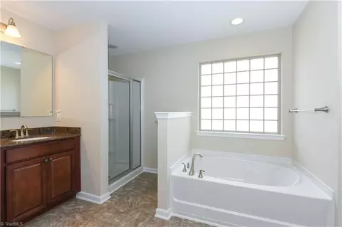 Bath - 6724 Planters Dr, High Point, NC 27265 photo 5 of 5