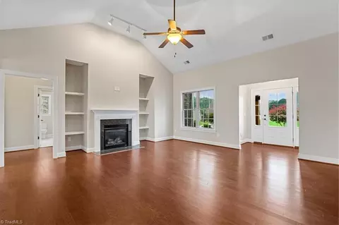 Living - 106 Shining Way, Trinity, NC 27370 photo 2 of 6
