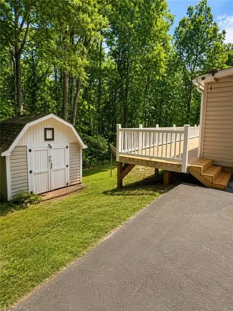 155 Trinity Dr, King, NC 27021 photo 16