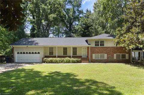 430 Flyntvalley Dr, Winston Salem, NC 27104