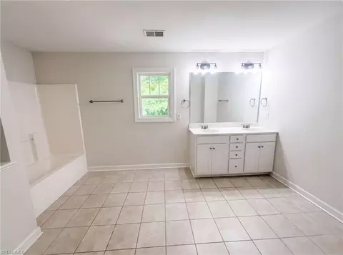 Bath - 8317 Moritz Dr, Stokesdale, NC 27357 photo 2 of 4