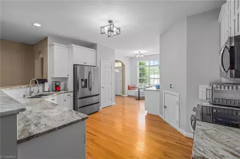 Kitchen - 3947 Navy Pl, High Point, NC 27265 photo 4 of 5