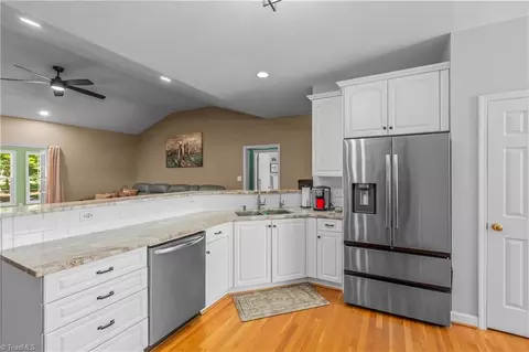 Kitchen - 3947 Navy Pl, High Point, NC 27265 photo 5 of 5