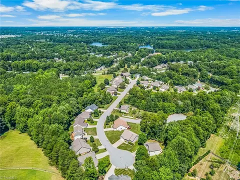 View/Area - 3947 Navy Pl, High Point, NC 27265 photo 1 of 2