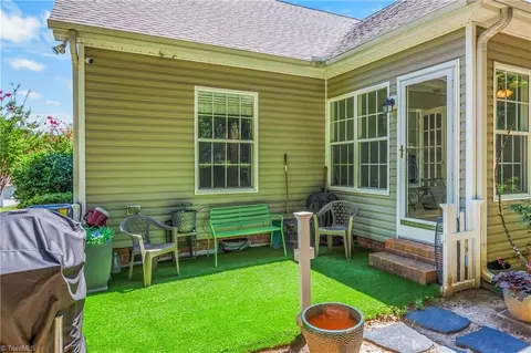 Exterior - 3947 Navy Pl, High Point, NC 27265 photo 8 of 9