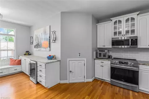 Kitchen - 3947 Navy Pl, High Point, NC 27265 photo 3 of 5