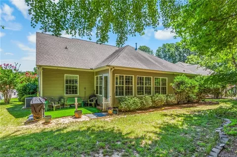 Exterior - 3947 Navy Pl, High Point, NC 27265 photo 7 of 9