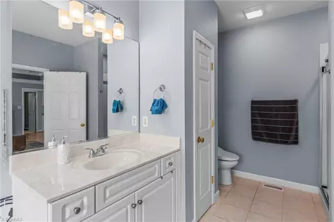 Bath - 3947 Navy Pl, High Point, NC 27265 photo 3 of 3