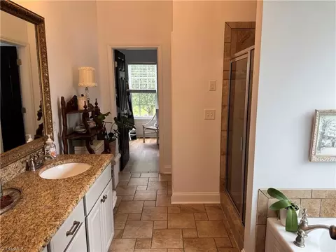 Bath - 254 Raspberry Ridge Dr, Clemmons, NC 27012 photo 1 of 4