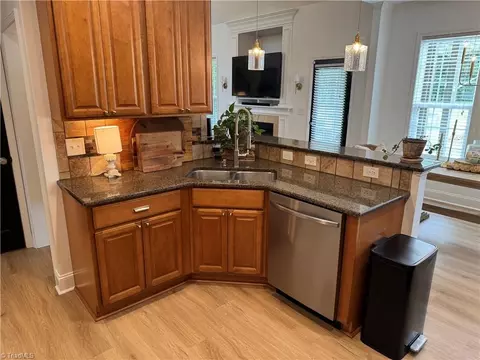 Kitchen - 254 Raspberry Ridge Dr, Clemmons, NC 27012 photo 4 of 7