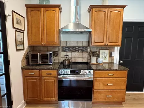 Kitchen - 254 Raspberry Ridge Dr, Clemmons, NC 27012 photo 5 of 7