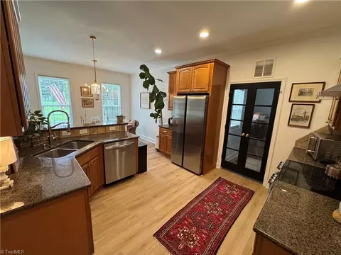Kitchen - 254 Raspberry Ridge Dr, Clemmons, NC 27012 photo 3 of 7