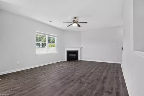 Living - 3772 Traveler Dr, Trinity, NC 27370 photo 2 of 3