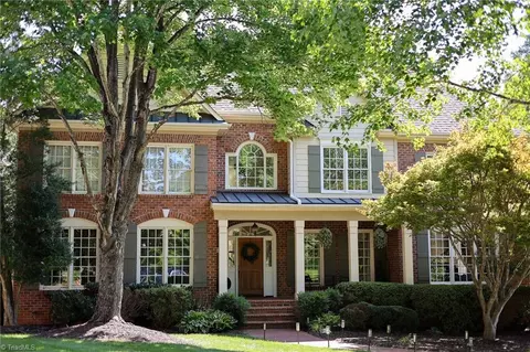 100 Fox Lake Ct, Winston Salem, NC 27106