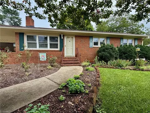 118 Avondale Dr, Lexington, NC 27295