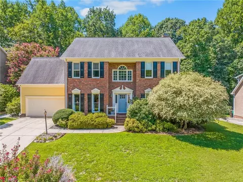 3210 Peninsula Dr, Jamestown, NC 27282