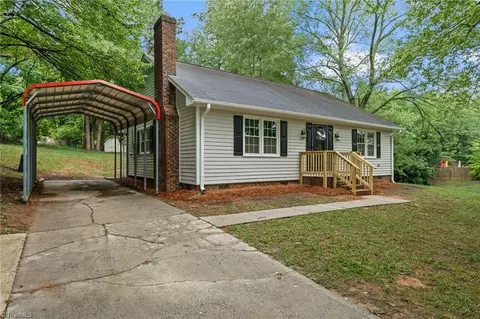 1500 Pebblebrook Rd, Winston Salem, NC 27105