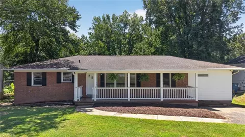 128 Englewood Dr, Archdale, NC 27263