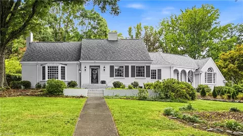 3400 Starmount Dr, Greensboro, NC 27403
