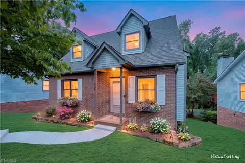 620 Lantern Ridge Dr, Winston Salem, NC 27104