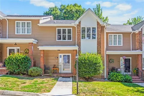 4552 Fernhaven Cir, Winston Salem, NC 27104