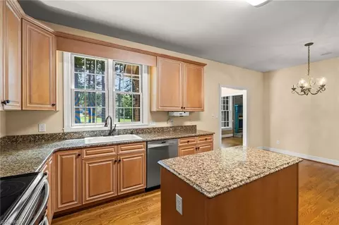 Kitchen - 6973 Chapsworth Dr, Trinity, NC 27370 photo 4 of 6