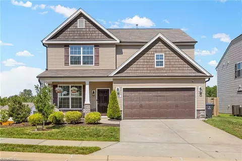 1839 Deveron Ct, Kernersville, NC 27284