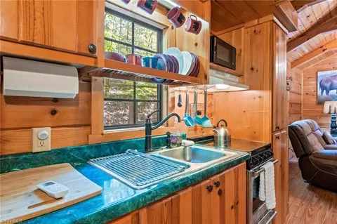 Kitchen - 157 Wolf Trl, Mcgrady, NC 28649 photo 2 of 2