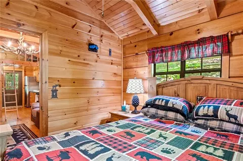 Bedroom - 157 Wolf Trl, Mcgrady, NC 28649 photo 1 of 3