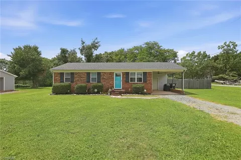 7390 Plunkett Rd, Belews Creek, NC 27009