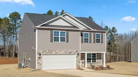 501 Baymeade Dr, Lexington, NC 27295