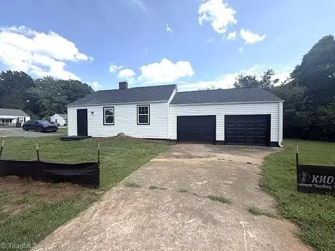 1048 Clemmonsville Rd E, Winston Salem, NC 27127