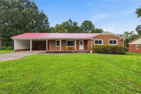 211 Maxwell Dr, Lexington, NC 27295