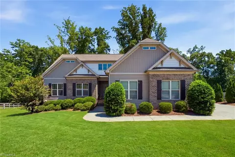 5612 Crooked Oak Dr, Summerfield, NC 27358