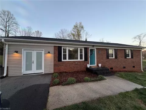158 Betty Ave, Mount Airy, NC 27030
