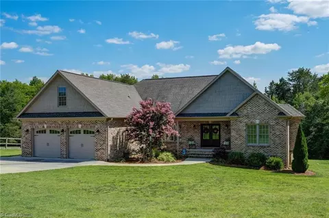 4990 Sartin Rd, Burlington, NC 27217