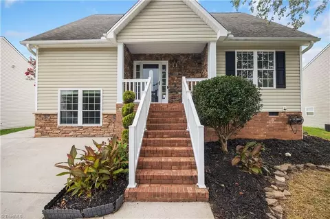 4153 Salem Springs Ct, Winston Salem, NC 27107