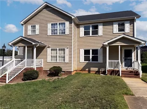 889 Salem Pointe Ln, Winston Salem, NC 27101