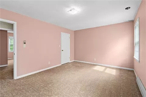 Bedroom - 101 Asheview Ct, King, NC 27021 photo 2 of 6
