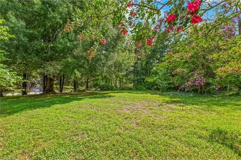 Exterior - 101 Asheview Ct, King, NC 27021 photo 8 of 9