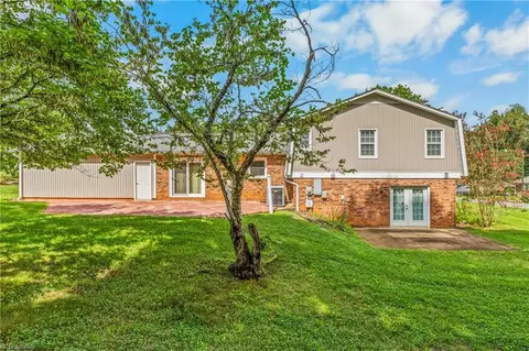 Exterior - 101 Asheview Ct, King, NC 27021 photo 5 of 9