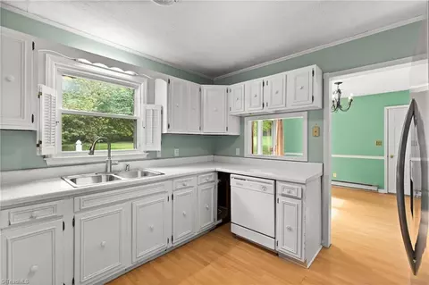 Kitchen - 101 Asheview Ct, King, NC 27021 photo 2 of 2