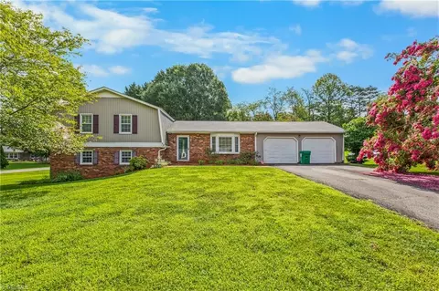 Exterior - 101 Asheview Ct, King, NC 27021 photo 2 of 9