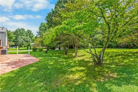 Exterior - 101 Asheview Ct, King, NC 27021 photo 7 of 9